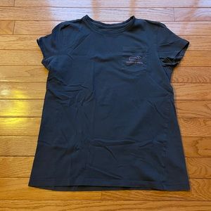 VINEYARD VINES BLUE T-SHIRT!